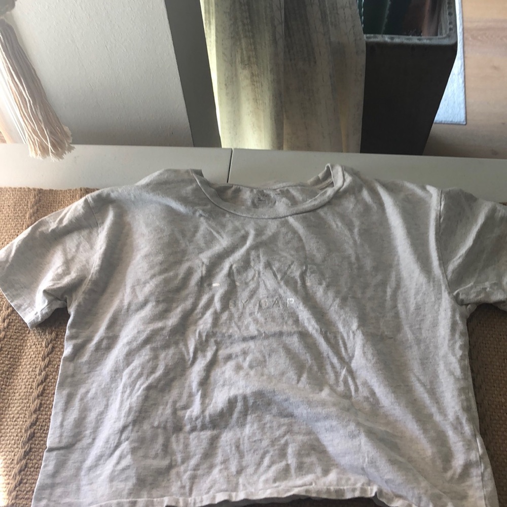 Gap tshirt